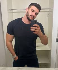 <em><strong>🌟 Michael D.</strong></em>